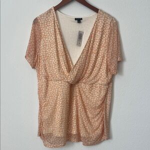 NWT Torrid Peach Floral Short Sleeve Top